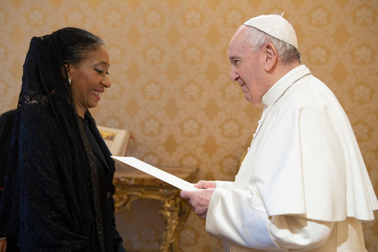 María Fernanda Silva presentó sus credenciales ante el Papa Francisco