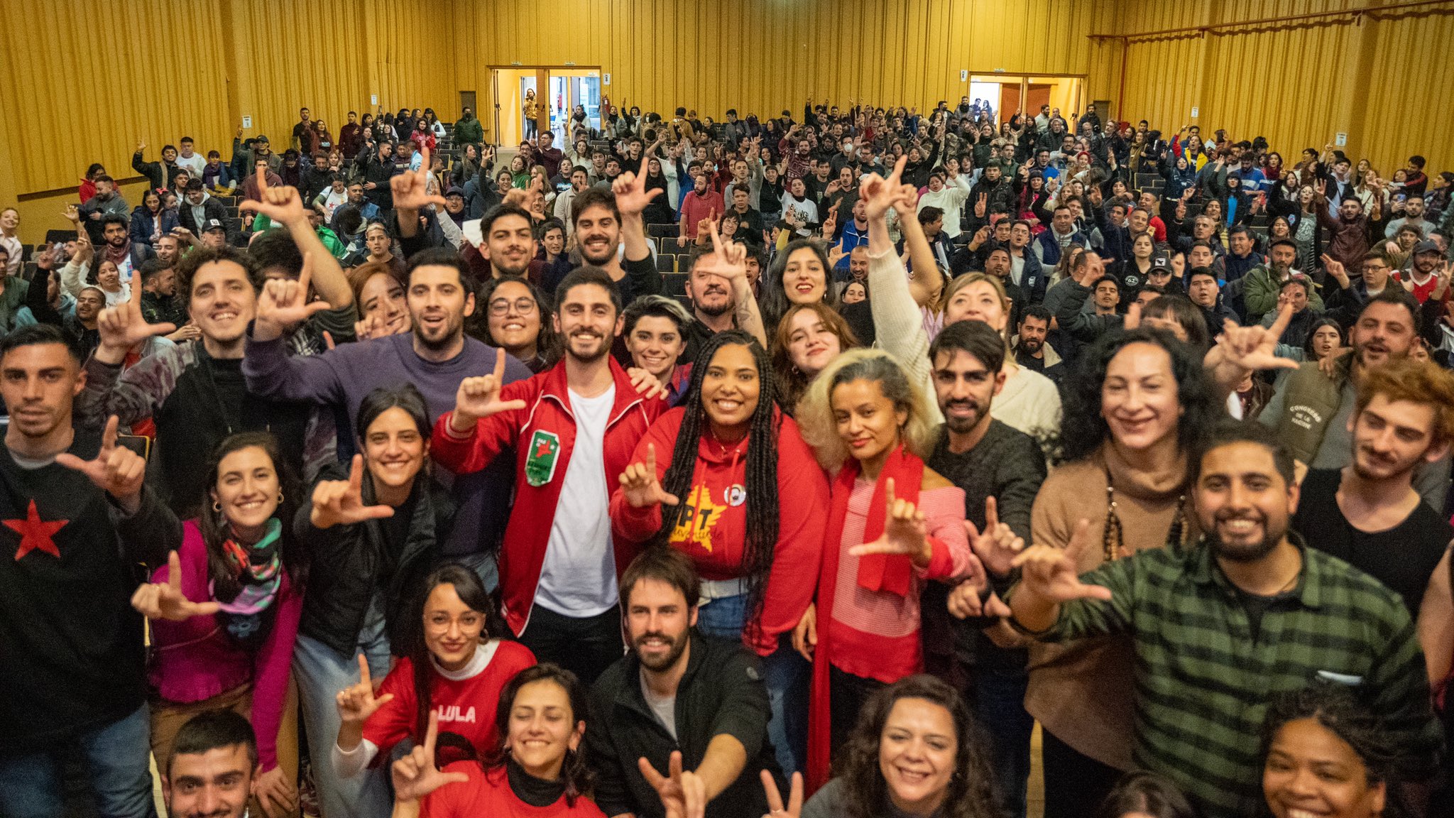 La juventud argentina y latinoamericana con Lula